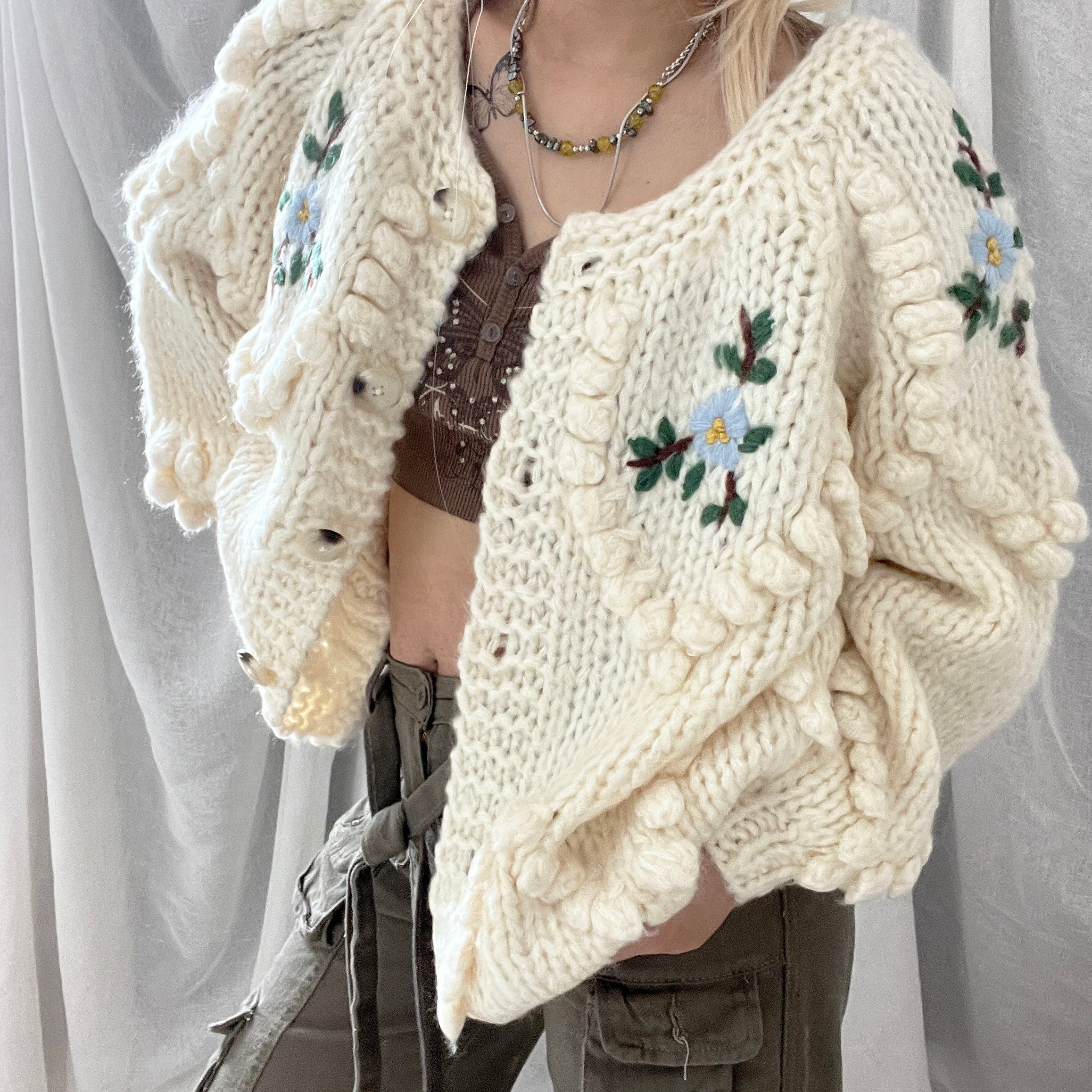 The Round Neck Crochet Flower Cardigan