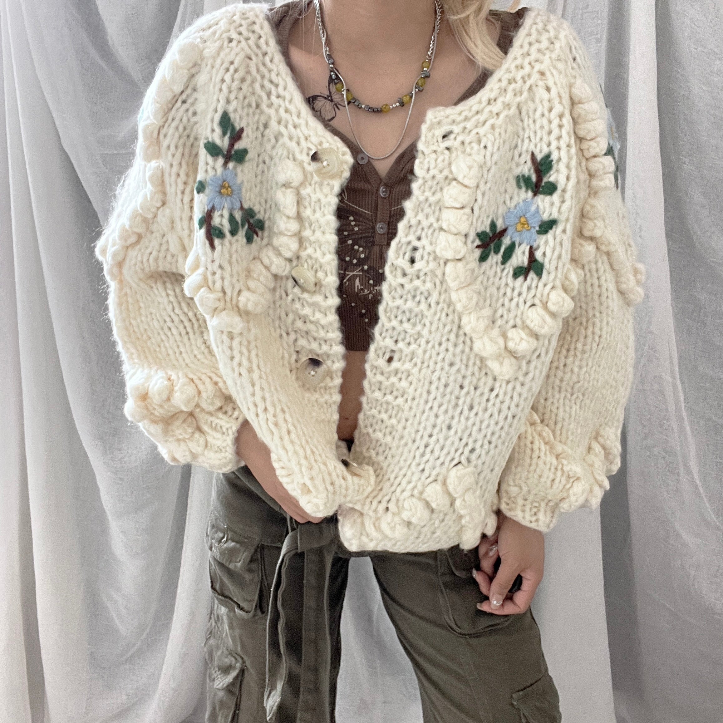 The Round Neck Crochet Flower Cardigan